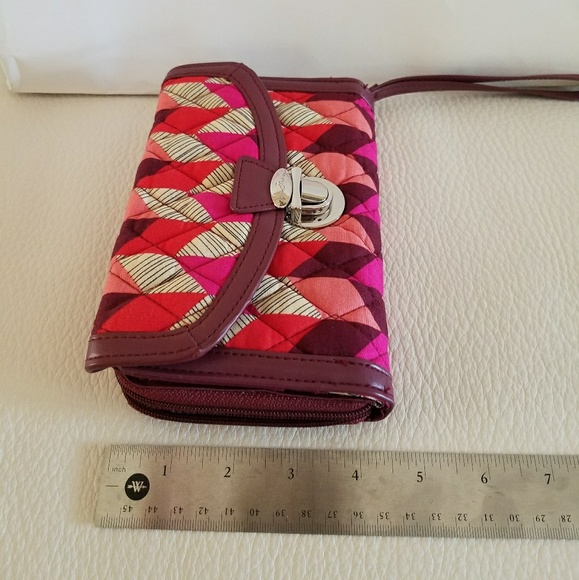 Vera Bradley 🌺 Wristlet - Picture 8 of 8